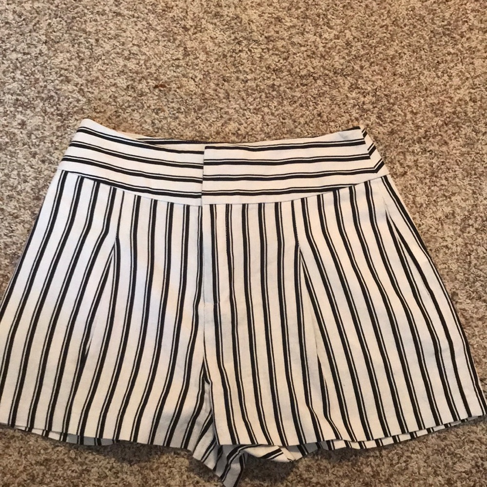 Striped linen shorts